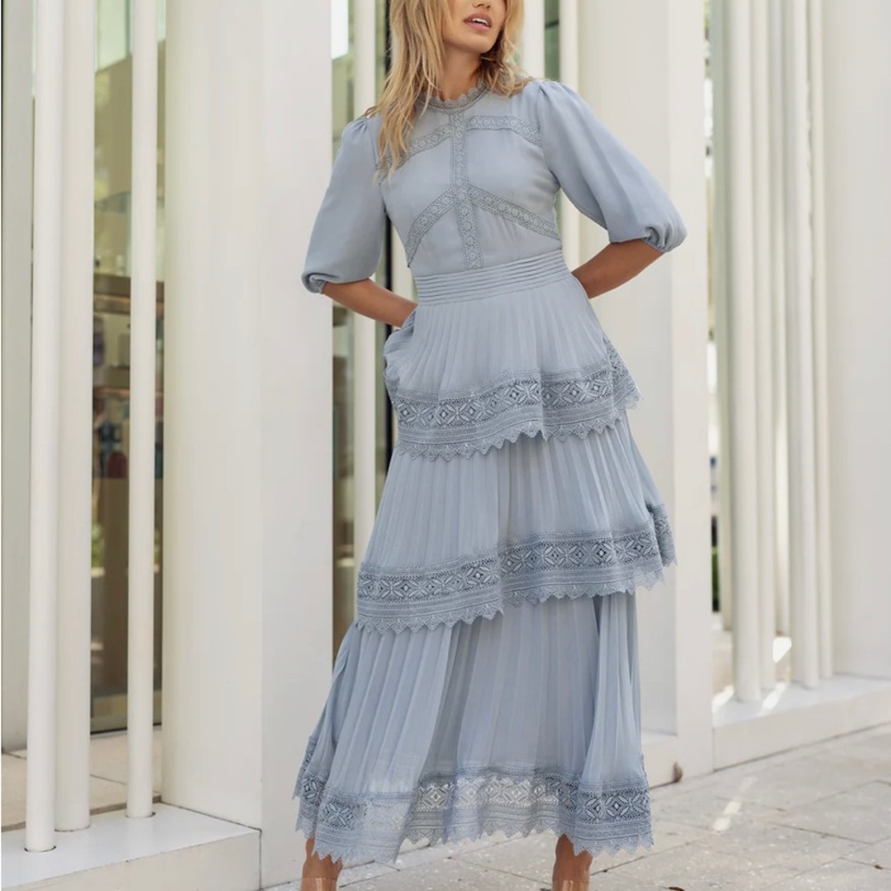 Ellie Makir lace pleated teir dress size L